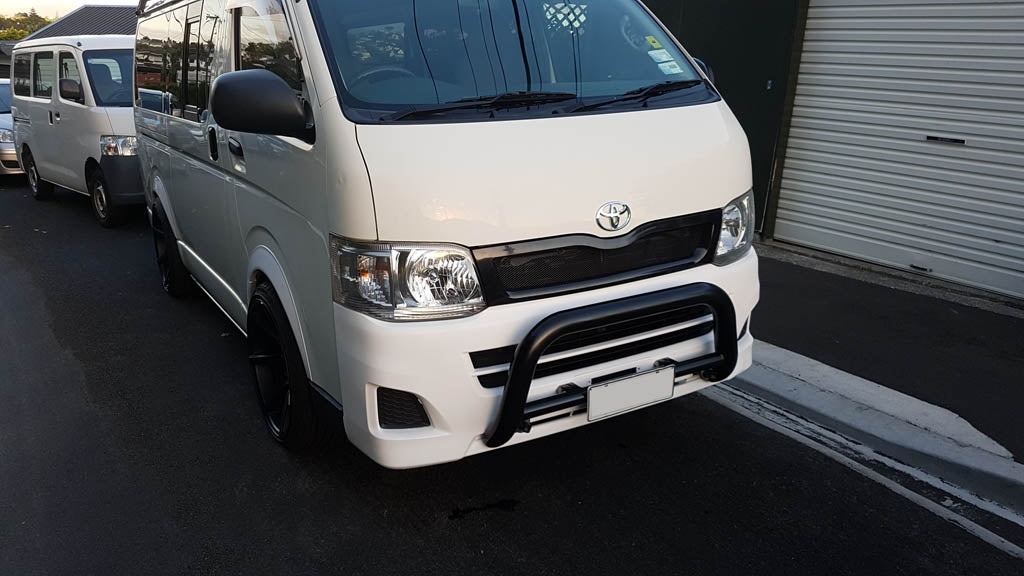 Style Ace Sports Mesh Grille – Toyota Hiace 2010-2013 (Narrow Body)